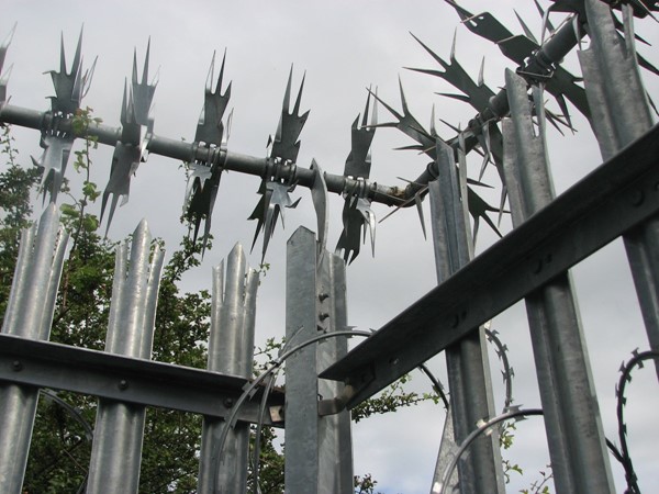 Security Fencing with Rotating Spikes