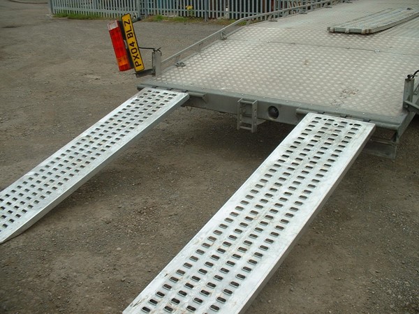Land rover loading ramps